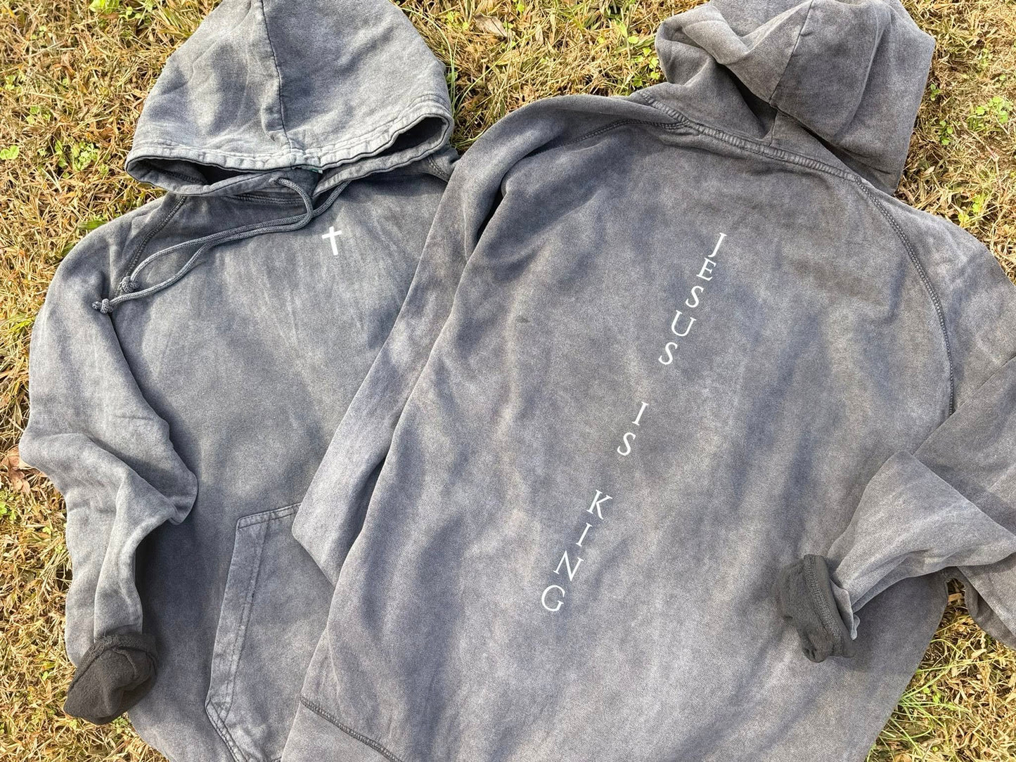 Jesus is King-Sweatshirt