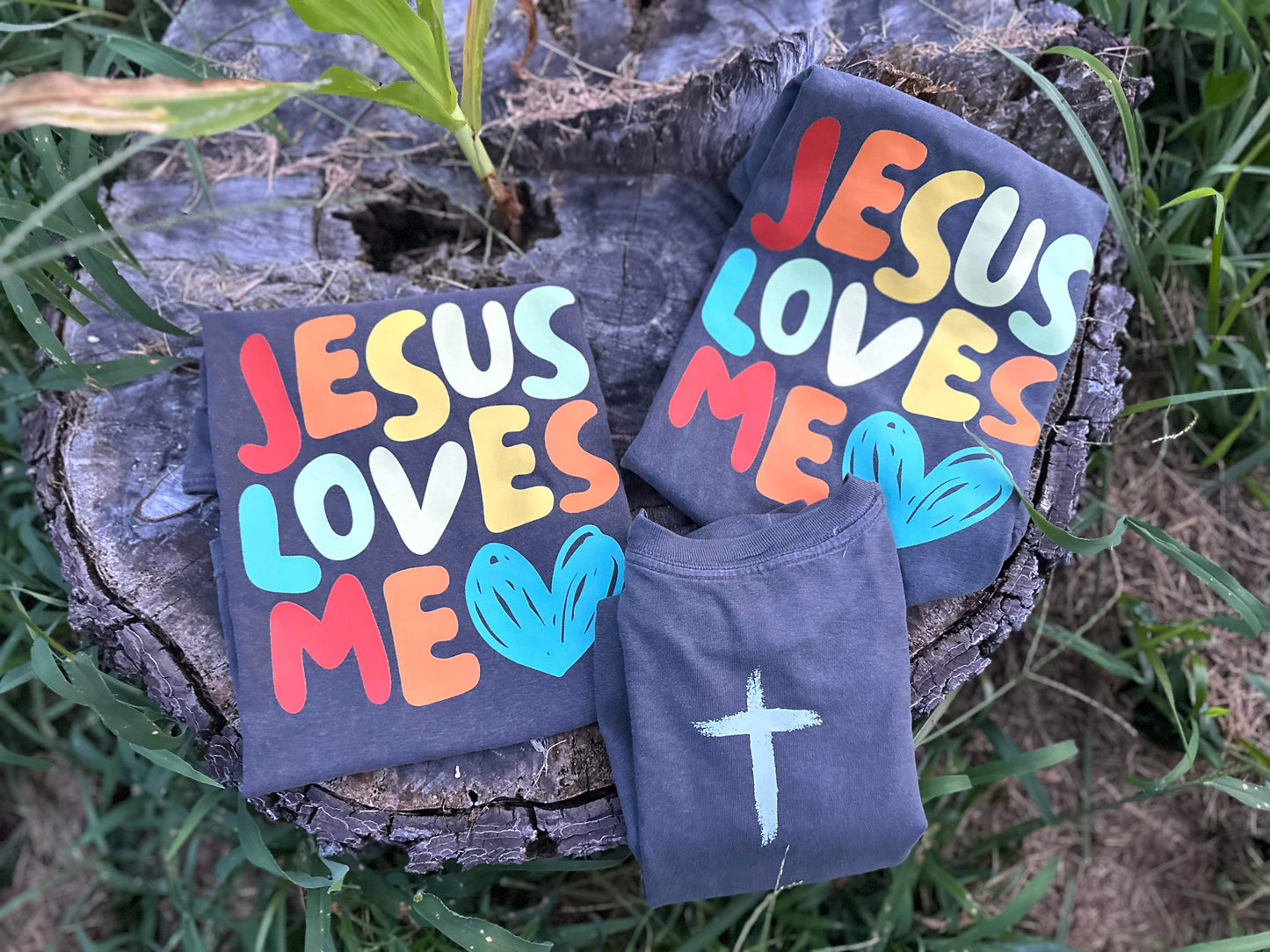 Jesus loves me (adult)- Comfort Color